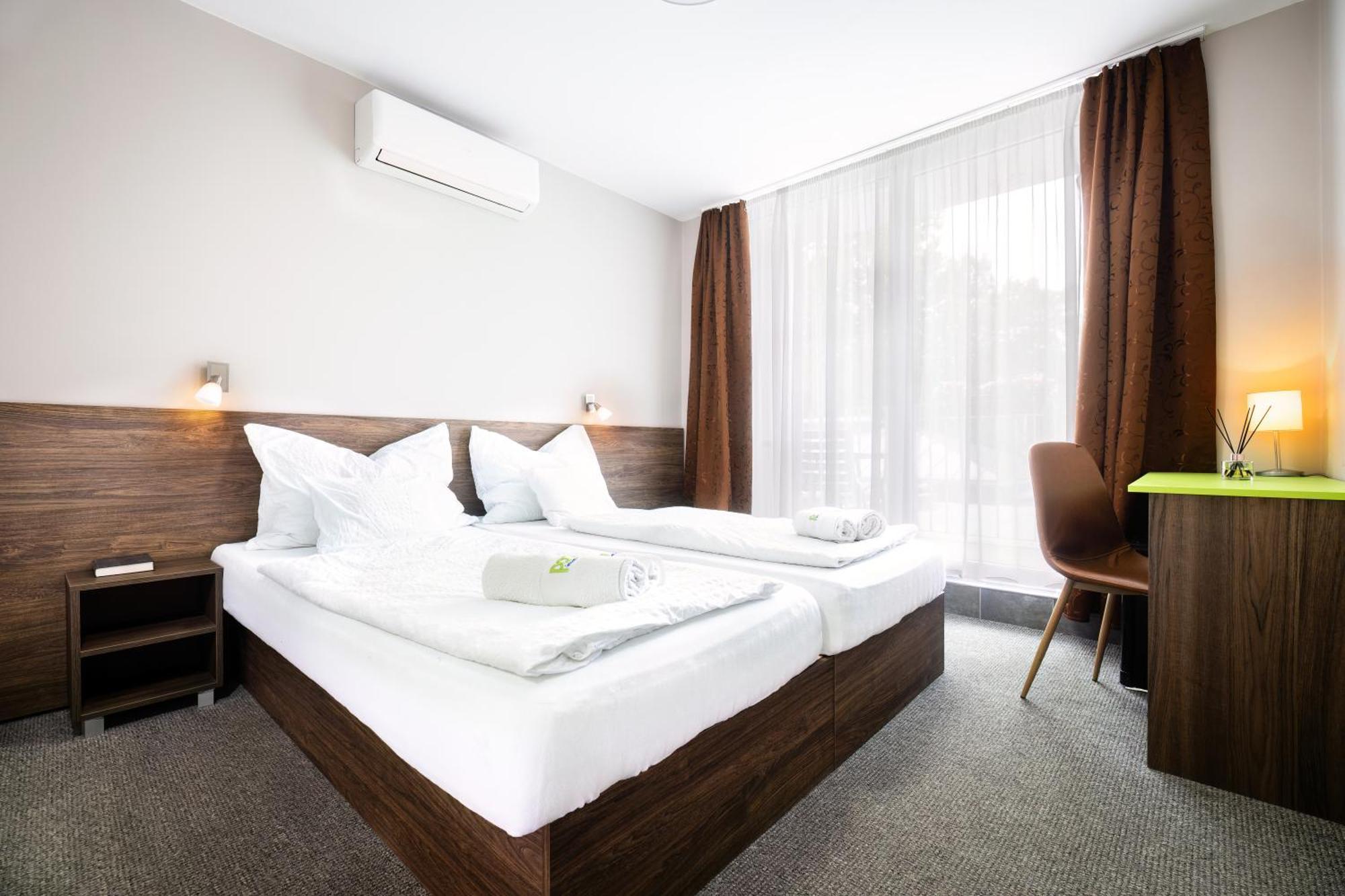Port Etterem&Panzio Bed & Breakfast Balatonmáriafürdő Exterior foto